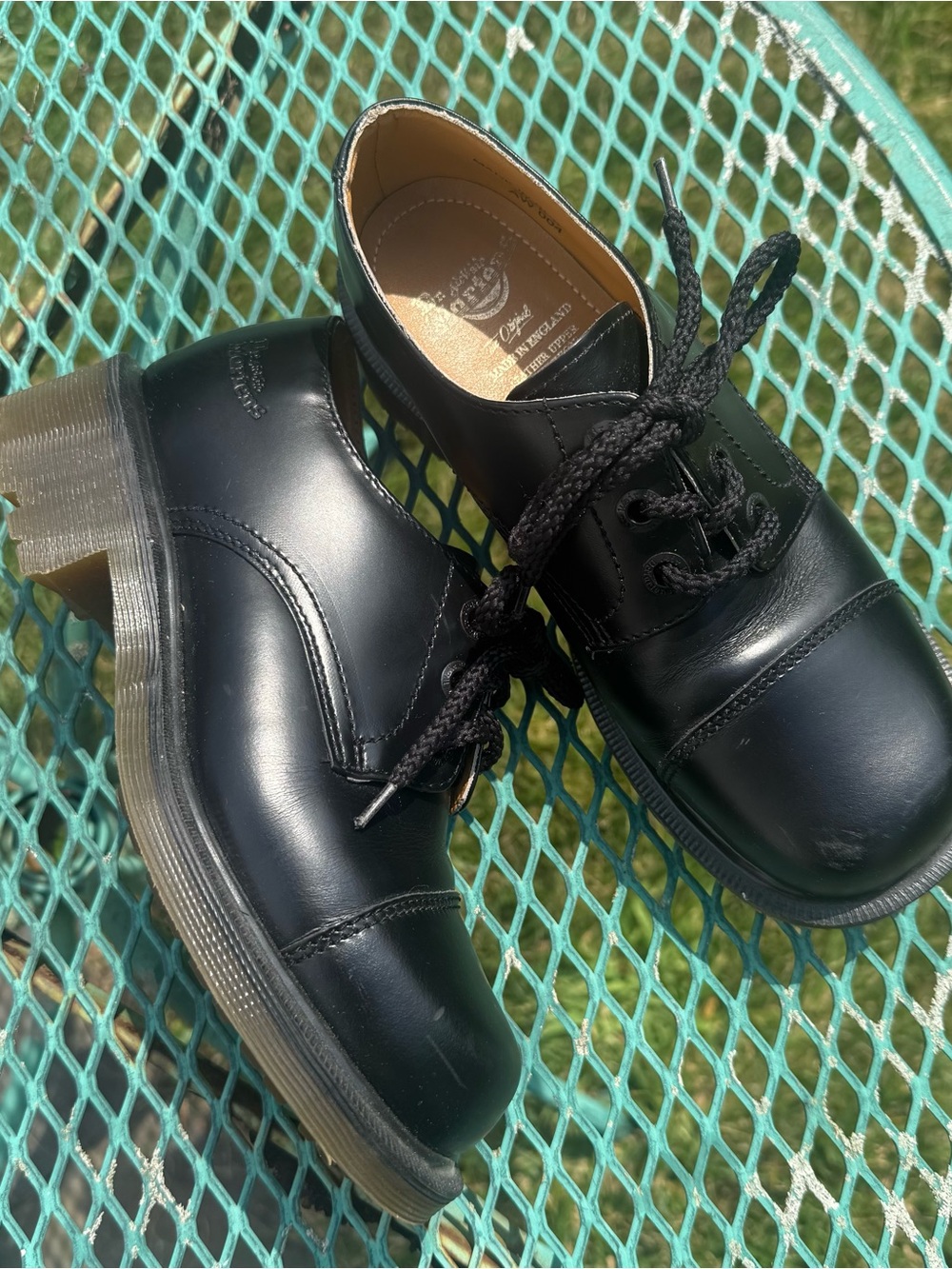 Like-New Vtg Dr. Martens Made in England Black Leather Lace-Up Shoes